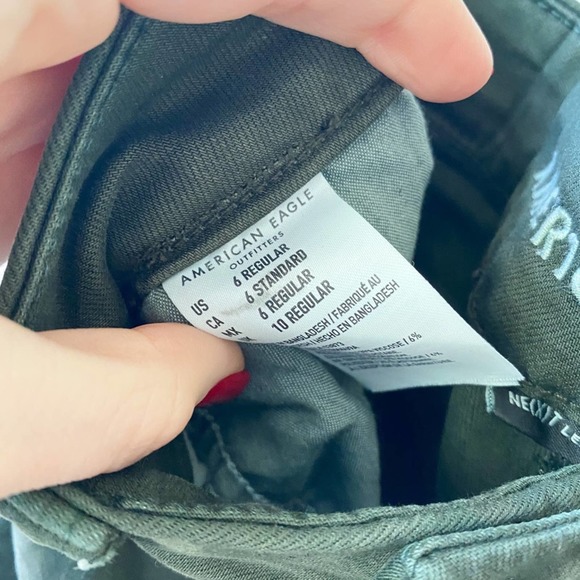 AMERICAN EAGLE OUTFITTERS Women's Green Camo Distressed Skinny Ankle Jeans sz 6R - Picture 7 of 9